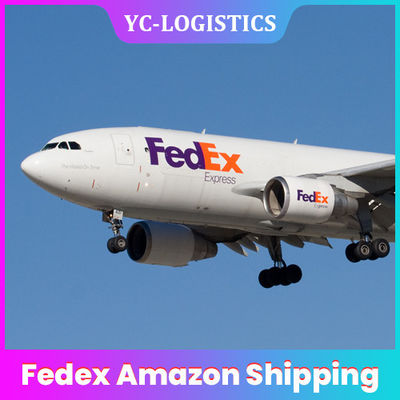 Aereo da trasporto di Fedex aa Amazon che trasmette i servizi ad U.S.A. Europa